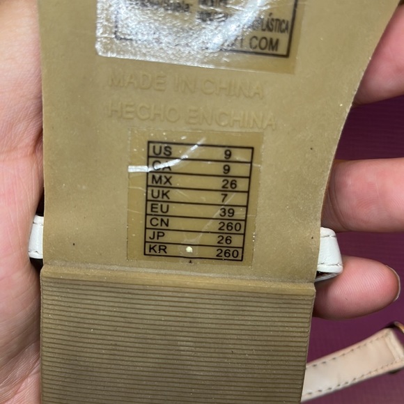 Forever 21 Women’s Size 9 White Tan & Gold Braided Sandals. - Picture 5 of 5